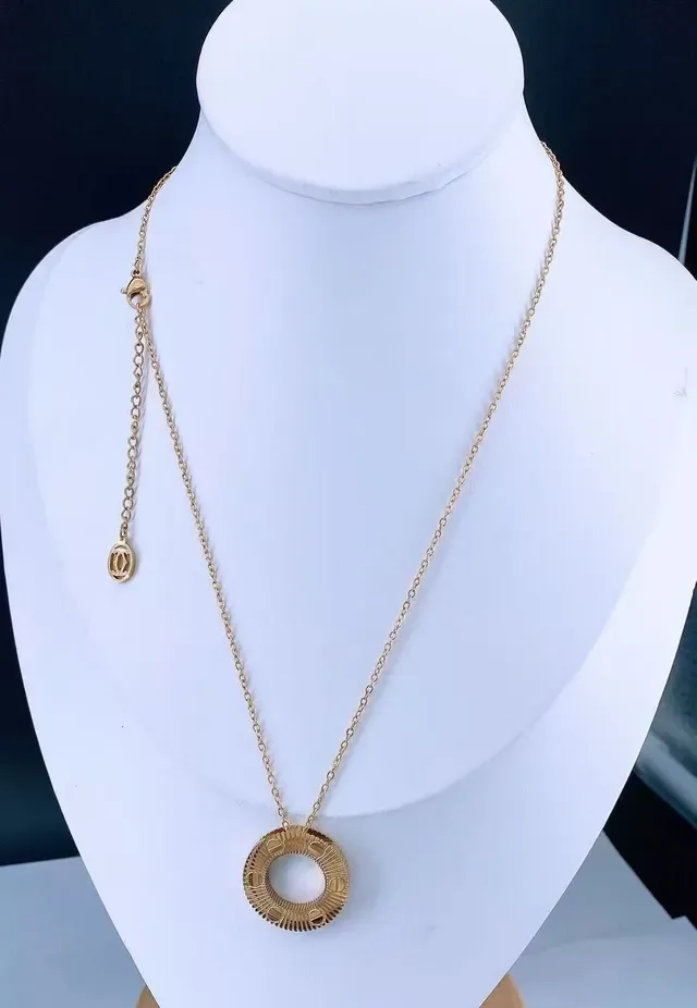 Silver Gold Circular Open-Ring Pendant Radial Fluted Bezel Necklace 3