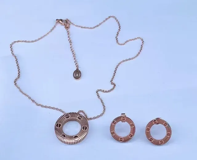 Silver Gold Circular Open-Ring Pendant Radial Fluted Bezel Necklace 5