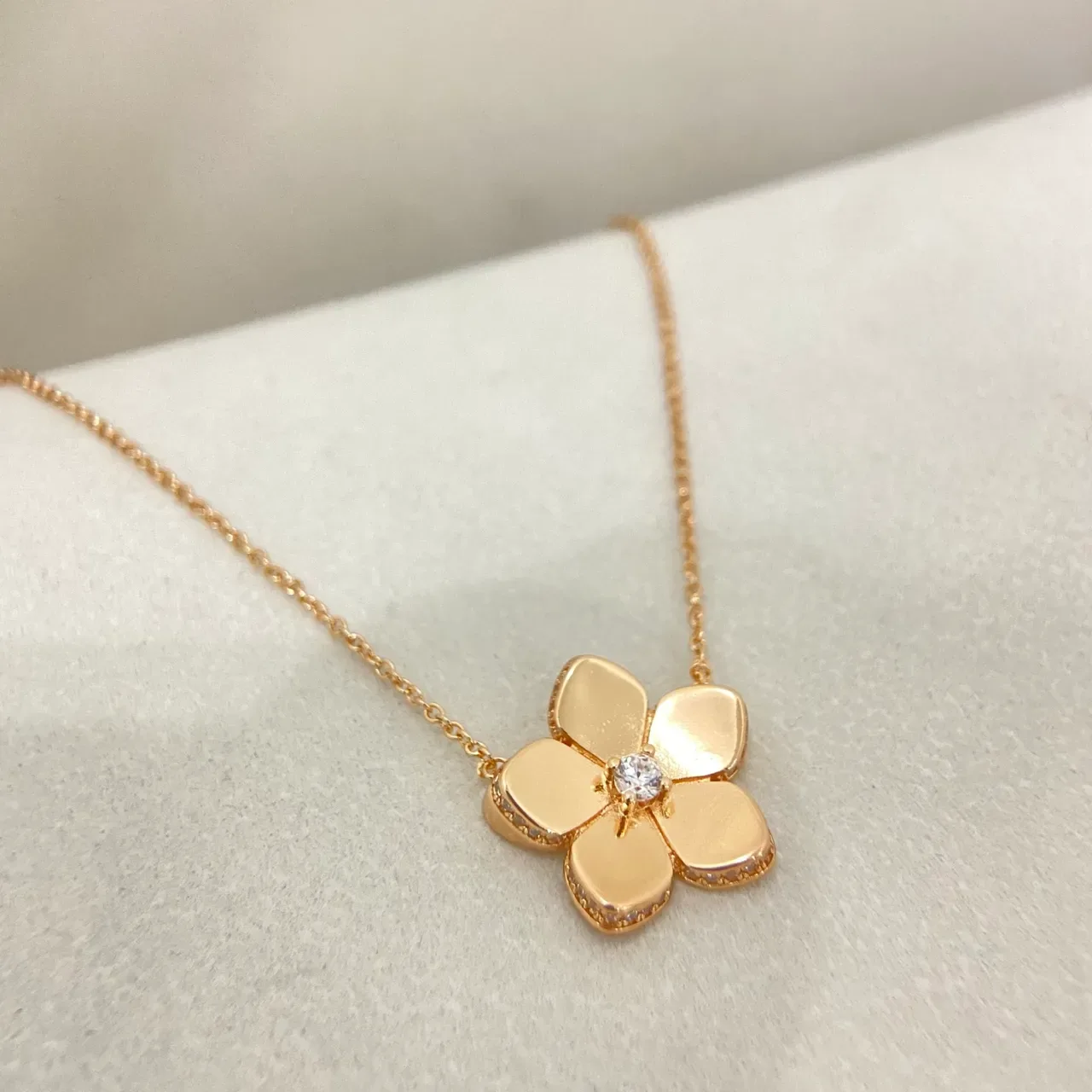 Silver Gold Flower-Shaped Pendant Five-Petal Design Necklace 6