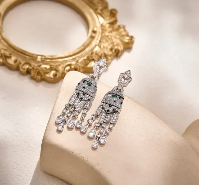 Silver Green Pavé-Set Geometric Motif Earrings 5