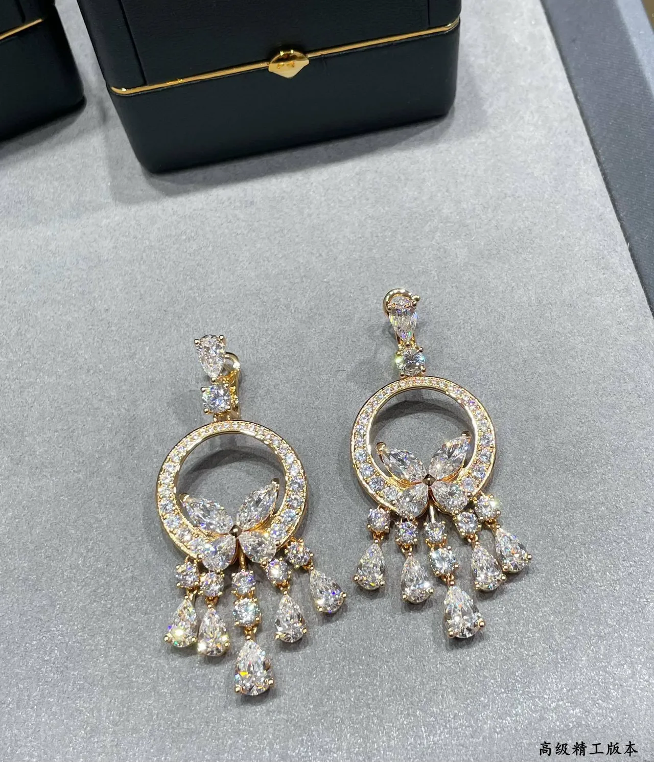 Silver High-Jewelry Drop Earring Earrings 3