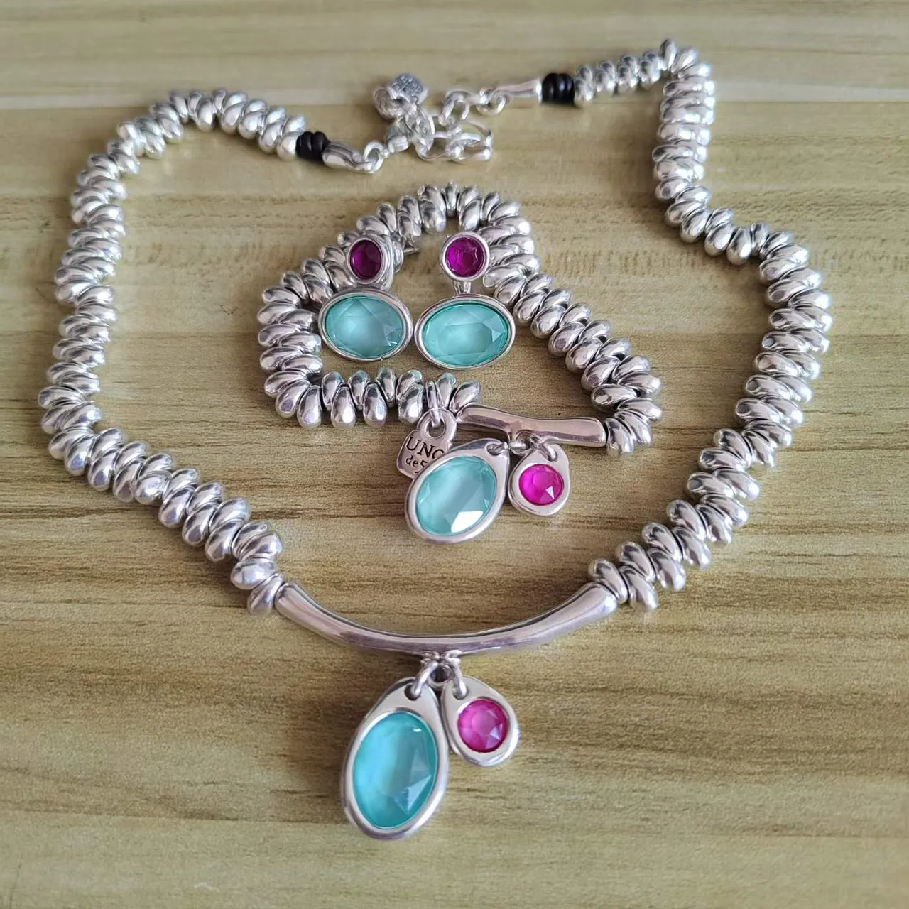 Silver Pink Coiled-Link Chain Faceted Turquoise Stones Necklace 11