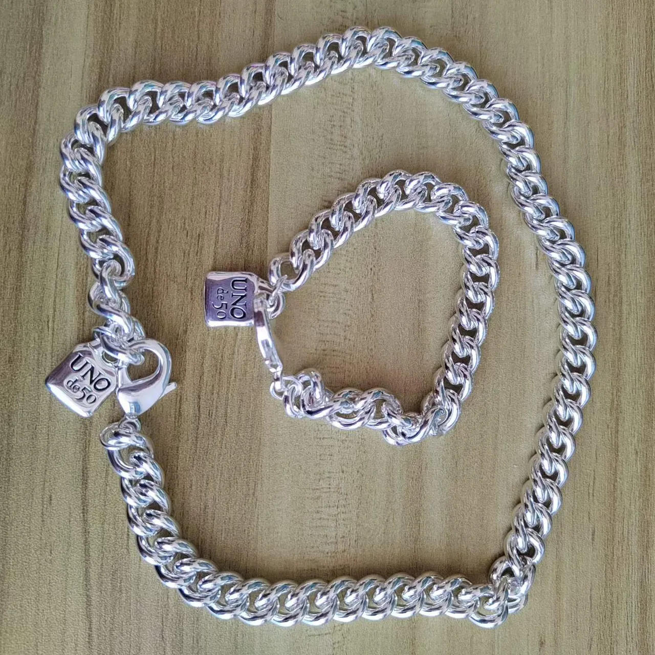 Silver Pink Coiled-Link Chain Faceted Turquoise Stones Necklace 22