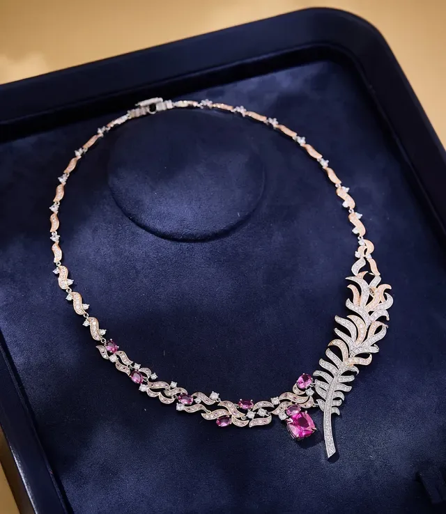 Silver Pink Ornate Leaf-Motif Pendant Multi-Layered Chain Design Necklace 3