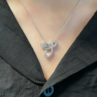 Collier pendentif Triquetra Pavé en ton argent