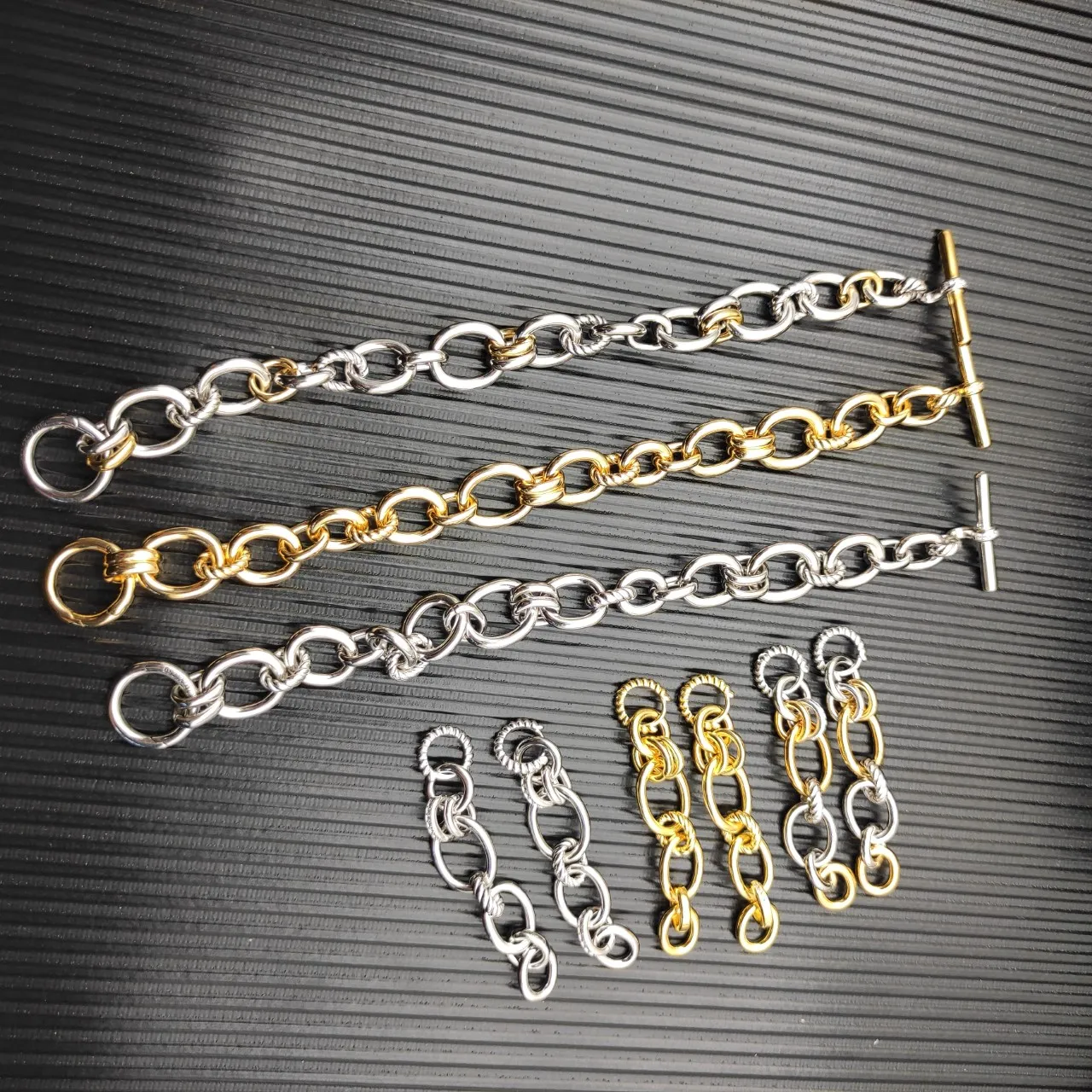 Silver-Tone Twisted Link Toggle Clasp Bracelet 4