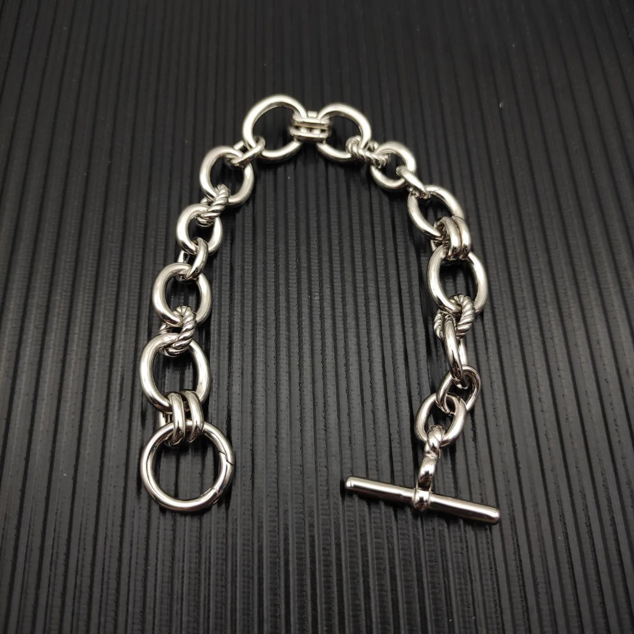 Silver-Tone Twisted Link Toggle Clasp Bracelet 7