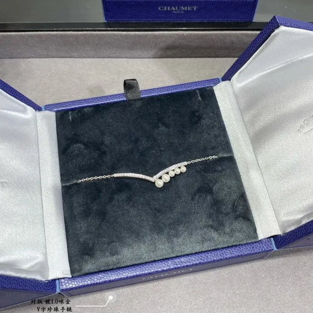 Silver-Tone V-Shaped Diamond Pavé and Graduated Pearl Bracelet 2