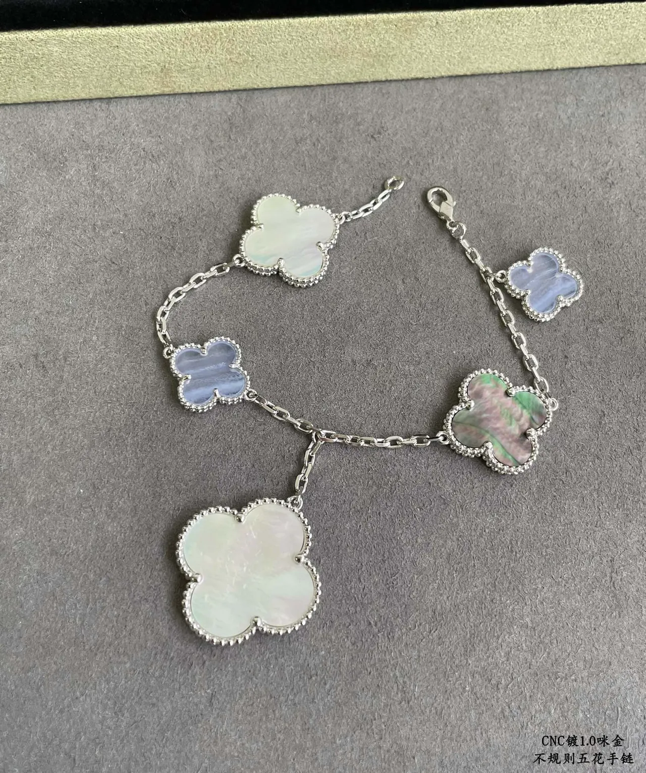 Silver-Toned Five Clover Mother-of-Pearl Inlay Bracelet 3