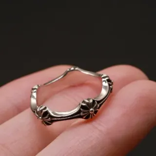 Silver-Toned Floral Motif Oxidized Open-Shank Ring