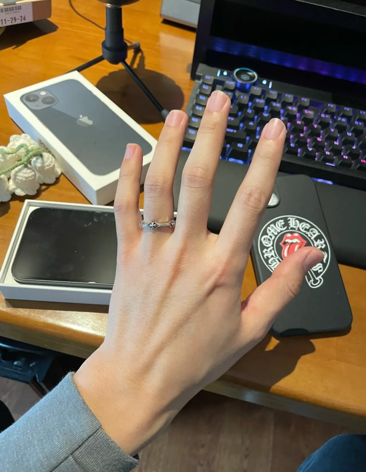 Silver-Toned Floral Motif Oxidized Open-Shank Ring 2