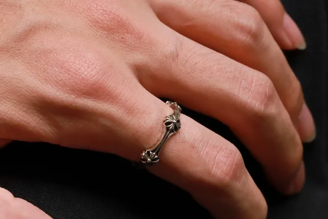 Silver-Toned Floral Motif Oxidized Open-Shank Ring 4