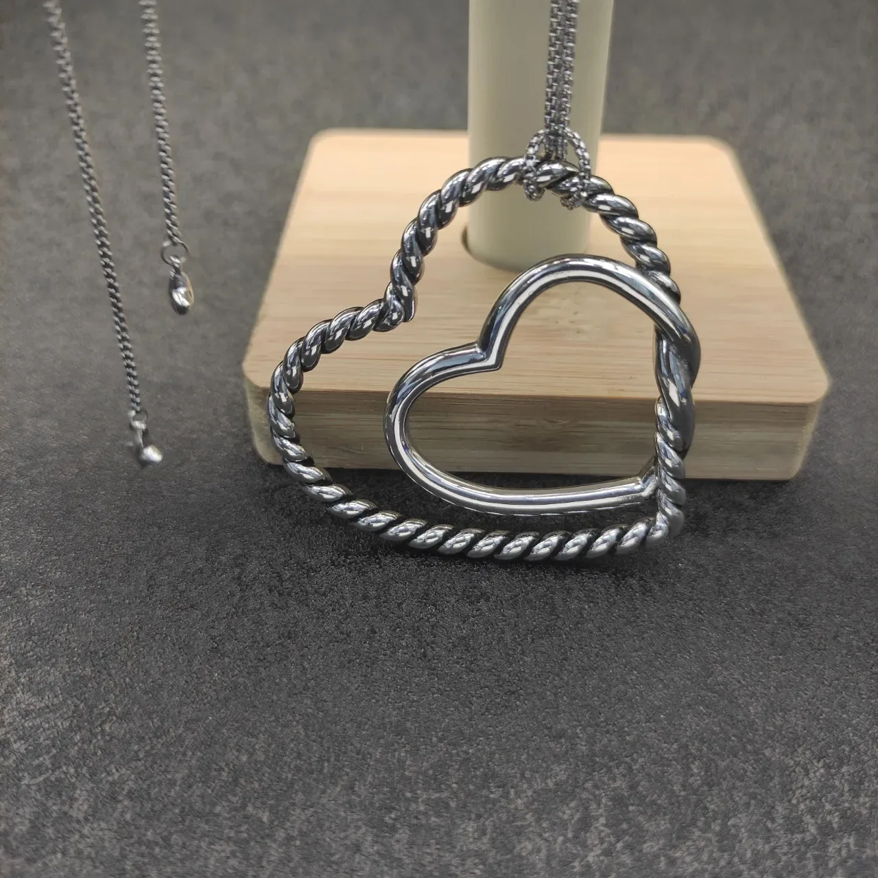 Silver Twisted Rope Double Heart Openwork Necklace 2