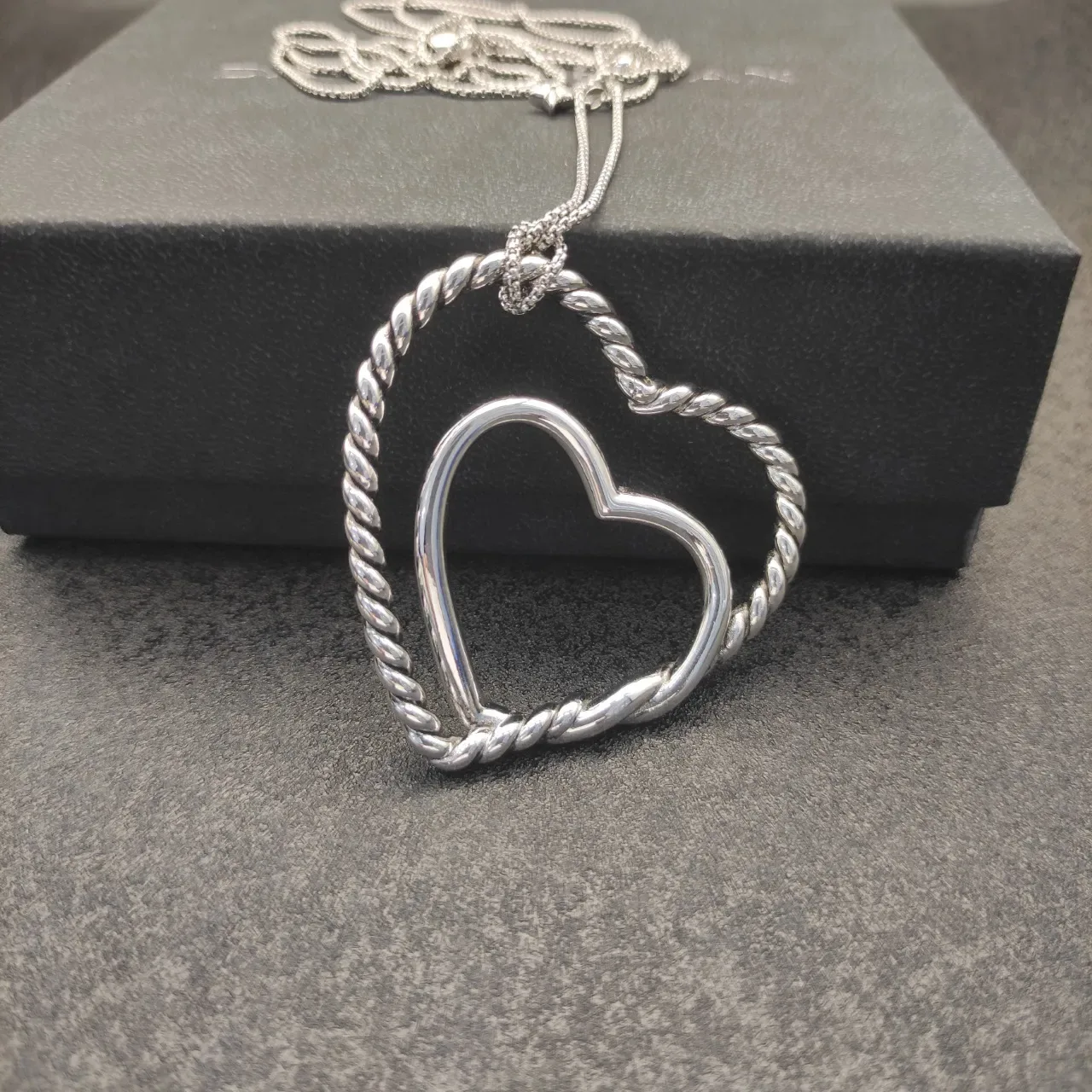 Silver Twisted Rope Double Heart Openwork Necklace 7