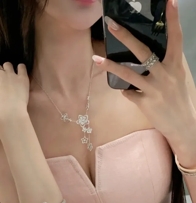 Silver White Floral Motif Pavé-Set Stones Necklace 8