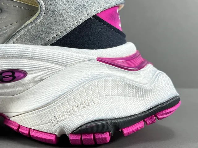 Skechers White Pink Silhouette Multi-Layered Midsole Chunky Sneakers 7
