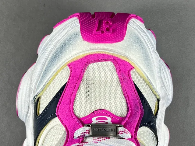 Skechers White Pink Silhouette Multi-Layered Midsole Chunky Sneakers 10