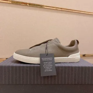 Tênis lifestyle de couro slip-on taupe