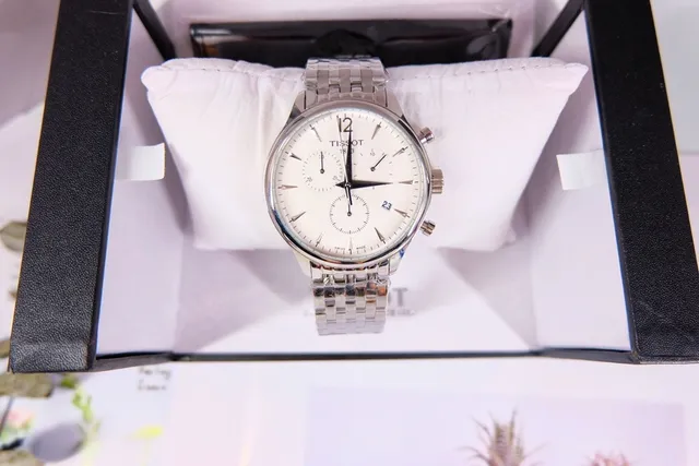 Tissot Chronograph Silver White Stainless Steel Bracelet Three-Subdial Mechanical Watch 3
