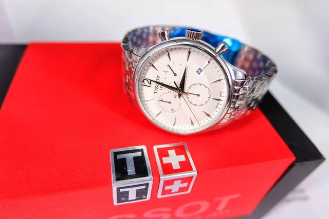 Tissot Chronograph Silver White Stainless Steel Bracelet Three-Subdial Mechanical Watch 5