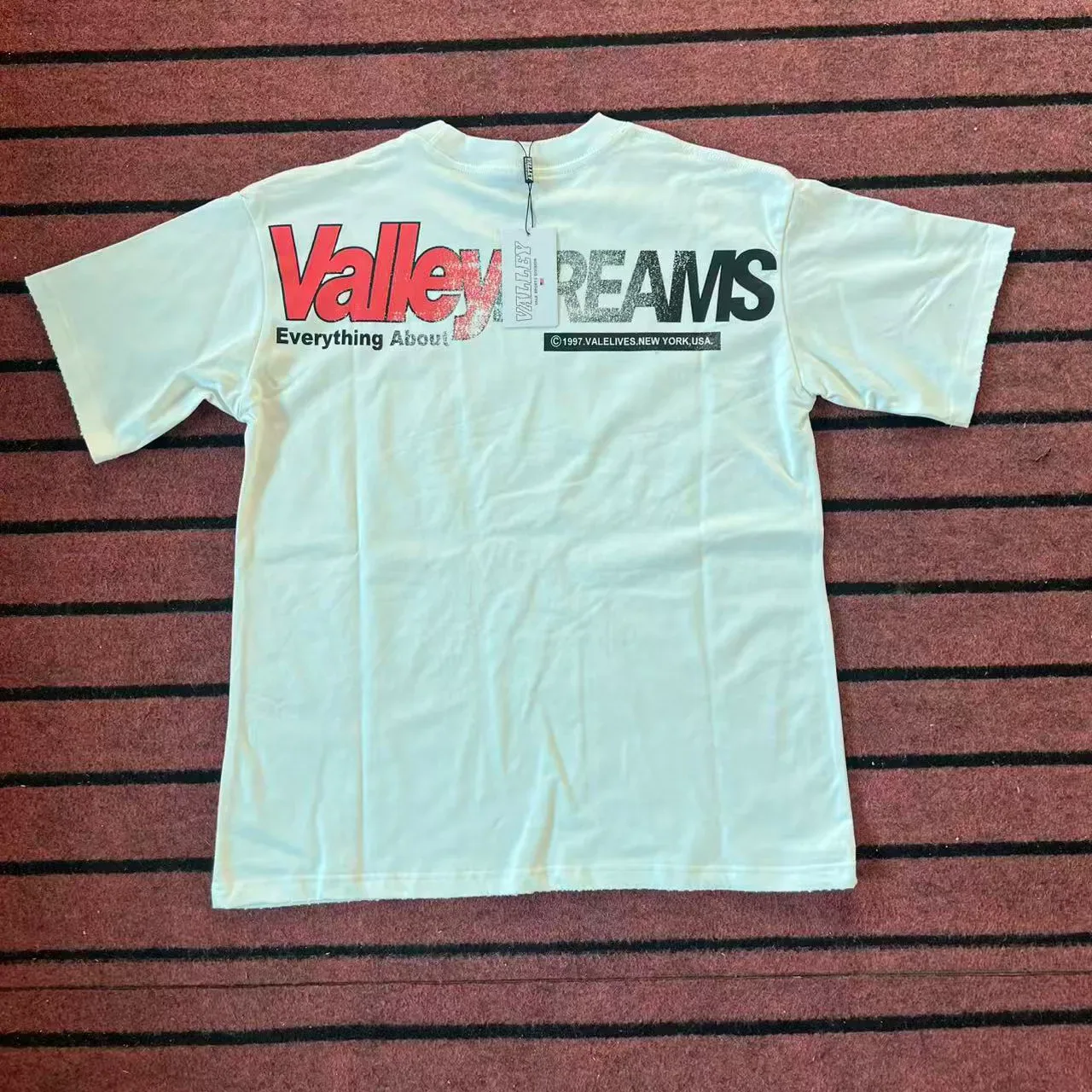 Vale Valley Dreams Graphic Print T-Shirt 3
