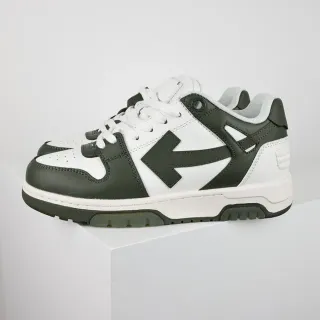 Sneakers Lifestyle Branco e Verde Militar com Logo de Flecha Low-Top