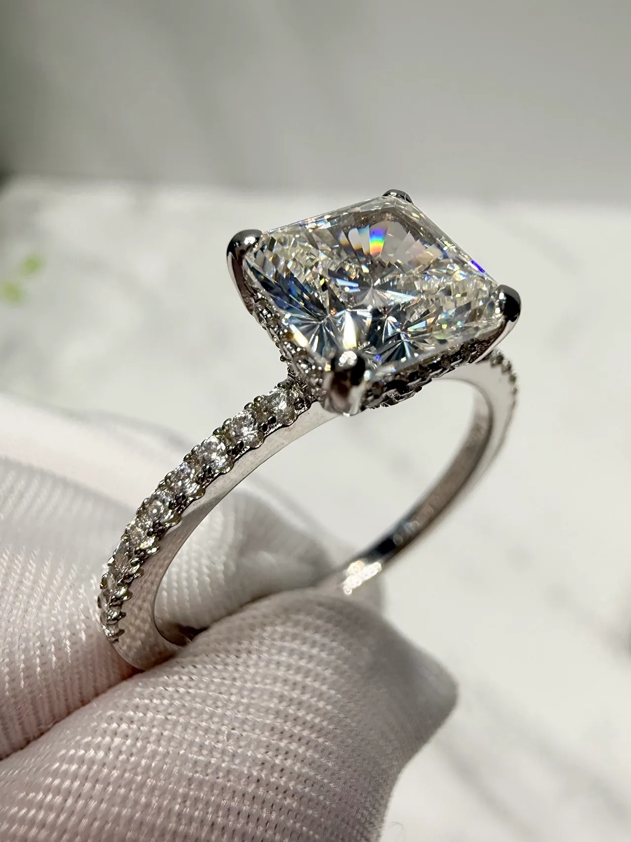 White Beige Cushion-Cut Center Stone Four-Prong Setting Ring 7