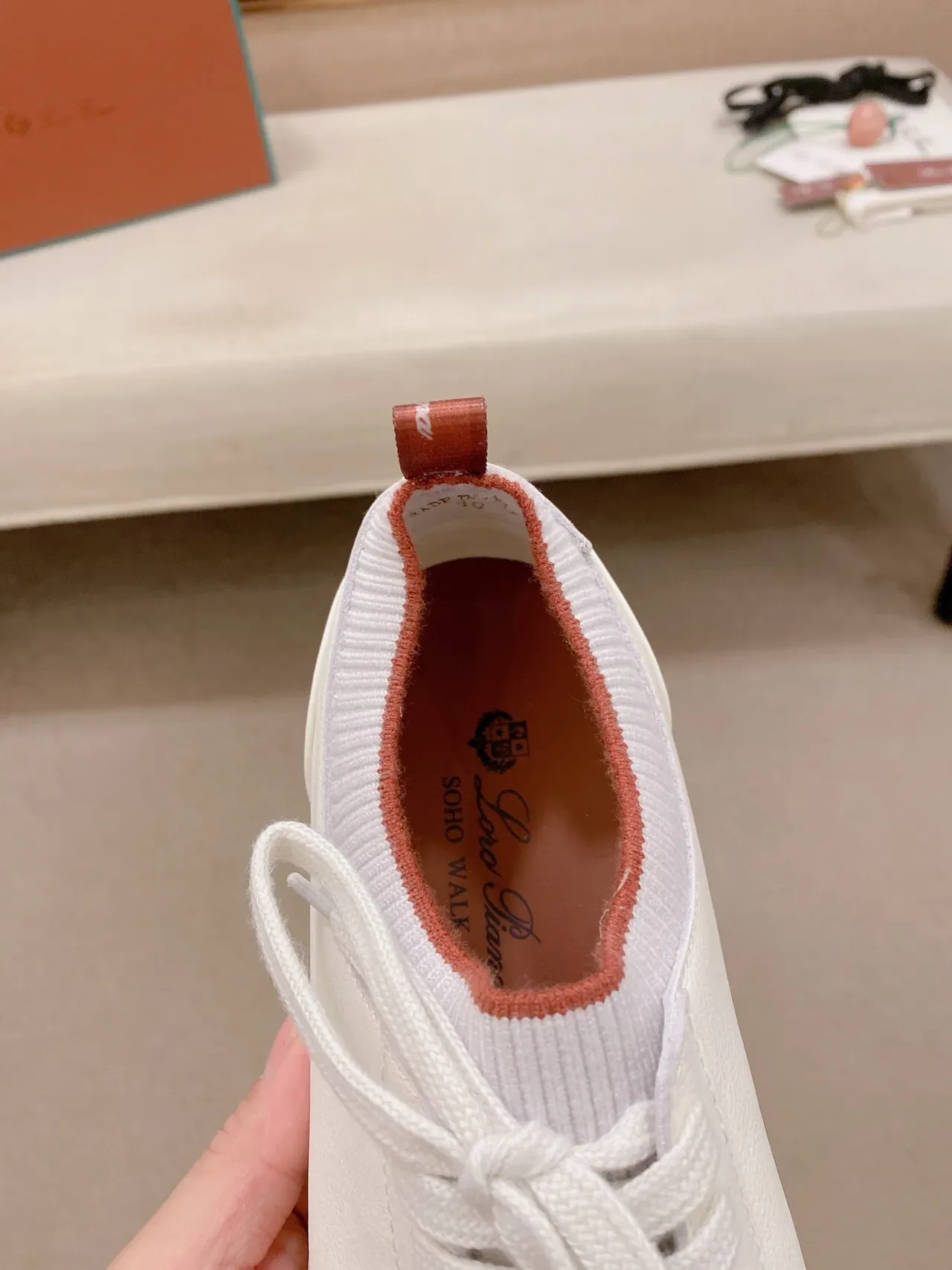 White Red Low-Top Knit Collar Sneakers 3
