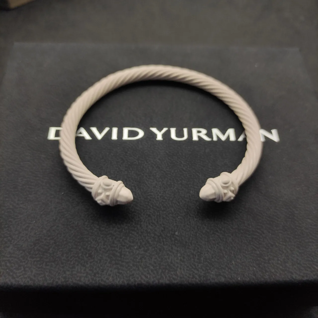 White Twisted Rope Cable Sculpted Conical End Caps Bracelet 9