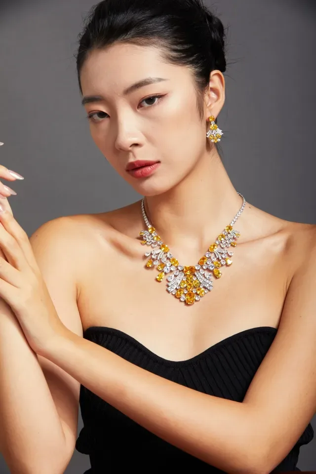 Yellow and Clear Gemstone Bib-Style High Jewelry Necklace 5