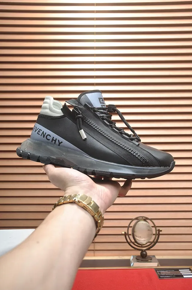 Givenchy City Sport أحذية رياضية أسود وفضي نمط حياة 2
