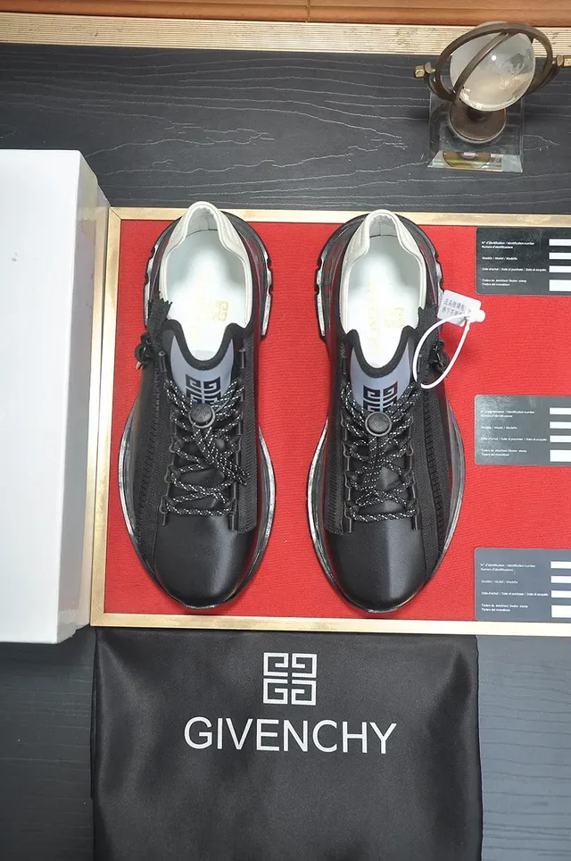 Givenchy City Sport أحذية رياضية أسود وفضي نمط حياة 3