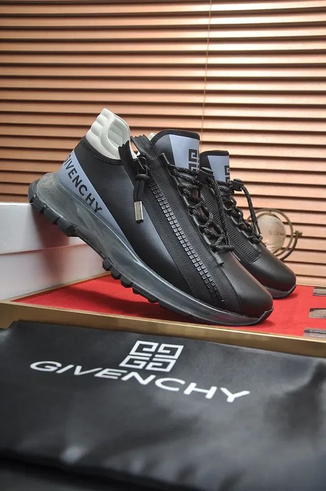Givenchy City Sport أحذية رياضية أسود وفضي نمط حياة 4
