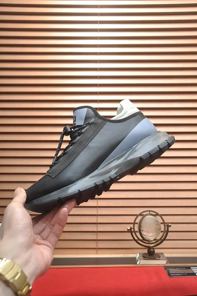 Givenchy City Sport أحذية رياضية أسود وفضي نمط حياة 5