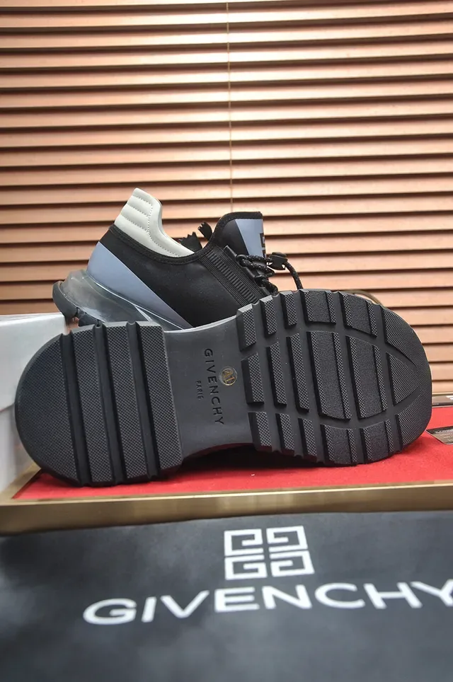 Givenchy City Sport أحذية رياضية أسود وفضي نمط حياة 7