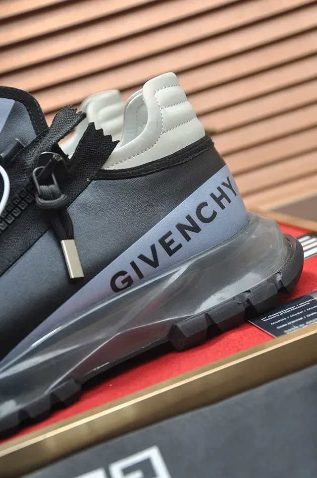 Givenchy City Sport أحذية رياضية أسود وفضي نمط حياة 9