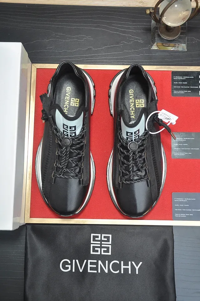 Givenchy City Sport Preto e Branco Lifestyle Sneakers 3