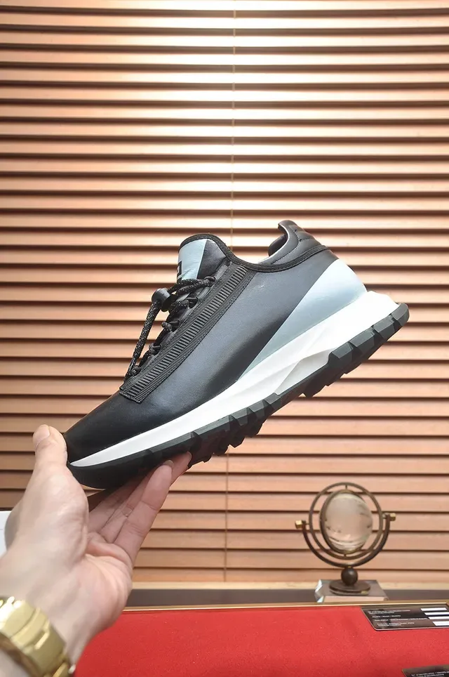 Givenchy City Sport Preto e Branco Lifestyle Sneakers 5