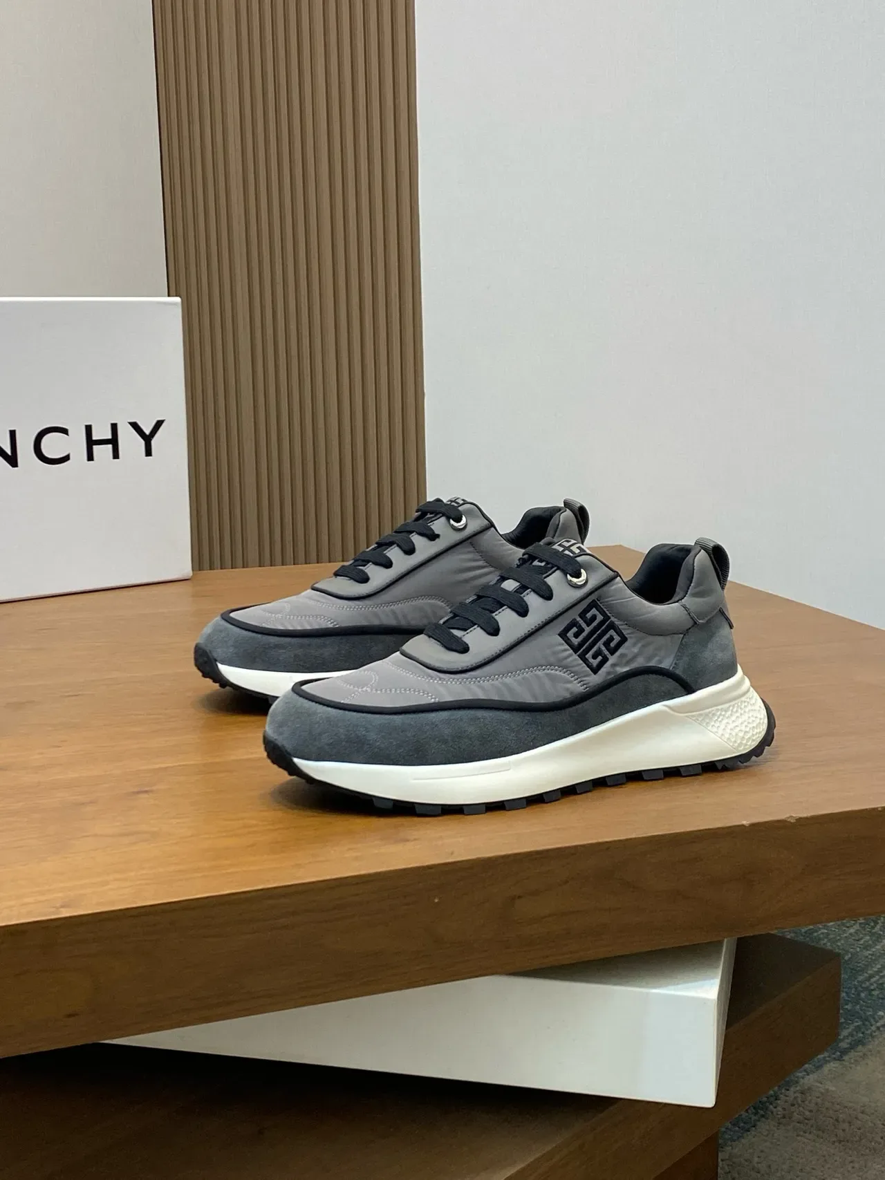 Givenchy City Sport Chaussures Lifestyle Gris et Noir 4