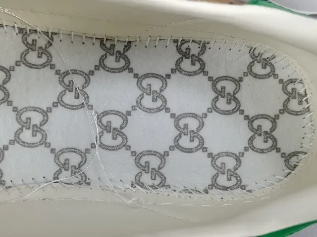 Gucci Ace Disney Mickey Mouse GG Supreme Canvas Chaussures Lifestyle 2