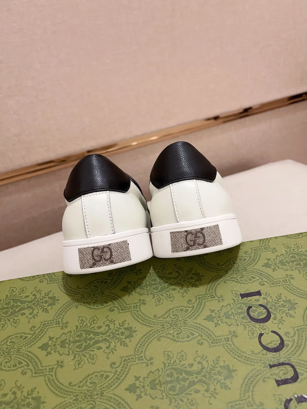 Gucci Ace White Black Embroidered Crest Slip-On Construction Loafer 8