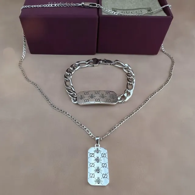 Gucci Bee Motif Dog Tag Silver Black Pendant Figaro Chain Necklace 6