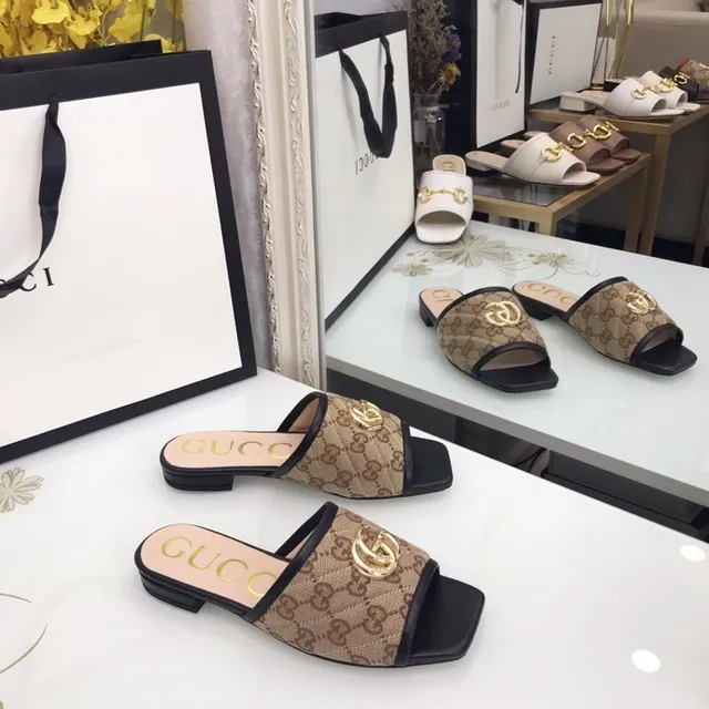 Gucci Beige Black Monogram Canvas Gold-Tone Double-G Hardware Slippers 8