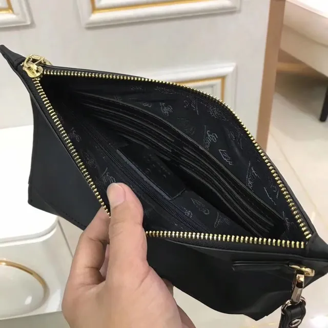 Gucci Black Gold Leather-Like Exterior GG Monogram Jacquard Flap Envelope Clutch 2