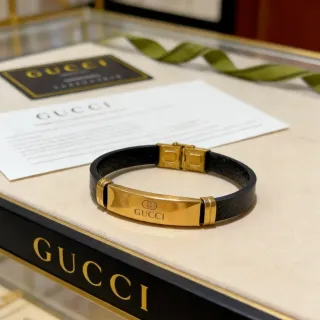 Gucci Black Leather and Gold-Tone Plaque Bracelet