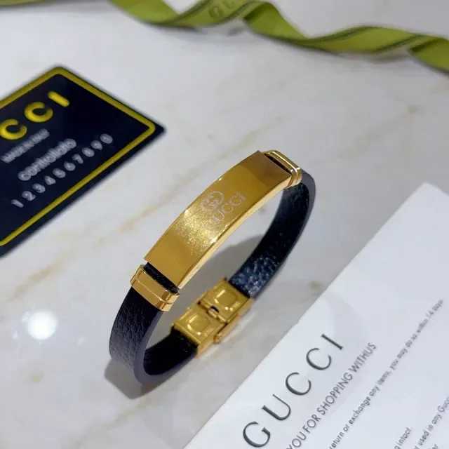 Gucci Black Leather and Gold-Tone Plaque Bracelet 6