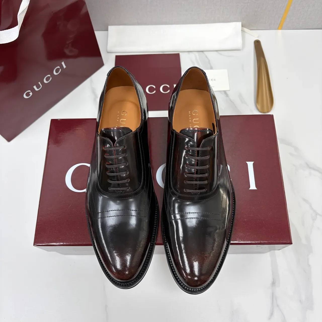 Gucci Sapatos Oxford Preto Polido com Ponta de Tapa 5