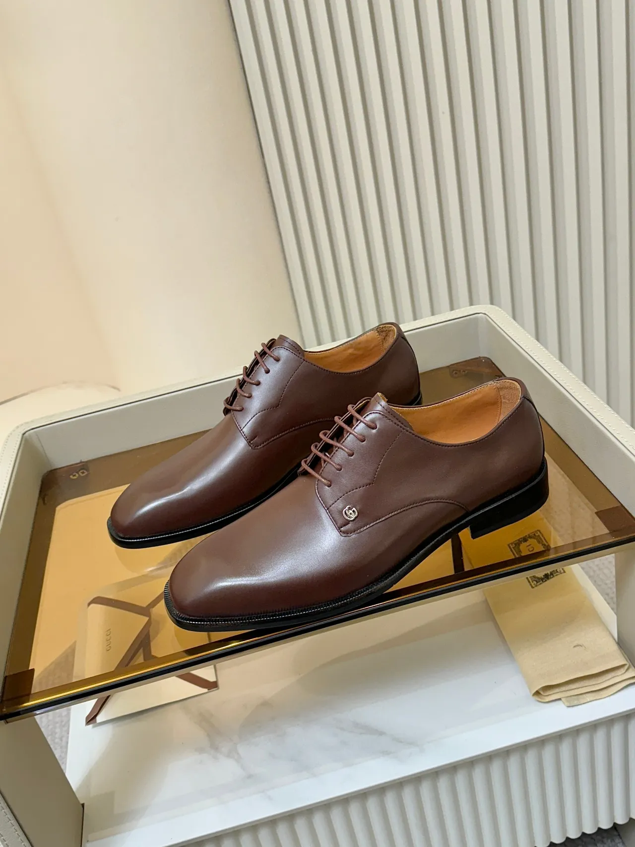 Gucci Chaussures Oxford en cuir poli marron noir embout cap 4