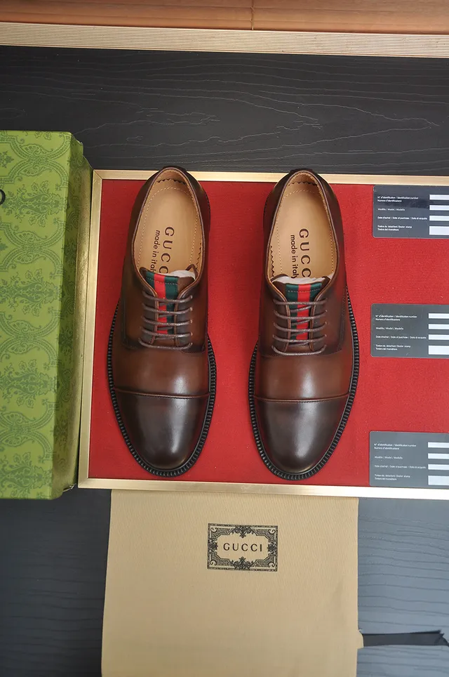 Gucci Zapatos Oxford con Punta de Tapa Marrón 5