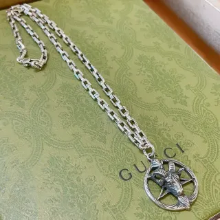 Gucci Dionysus رأس الماعز الخماسية قلادة